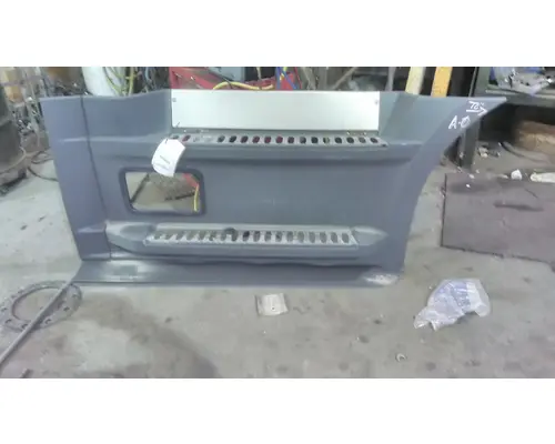 FREIGHTLINER CASCADIA 126 CAB SKIRTSIDE FAIRING