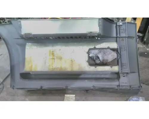 FREIGHTLINER CASCADIA 126 CAB SKIRTSIDE FAIRING