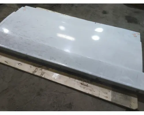 FREIGHTLINER CASCADIA 126 CAB SKIRTSIDE FAIRING