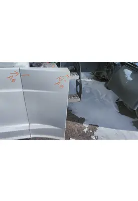 FREIGHTLINER CASCADIA 126 CAB SKIRT/SIDE FAIRING