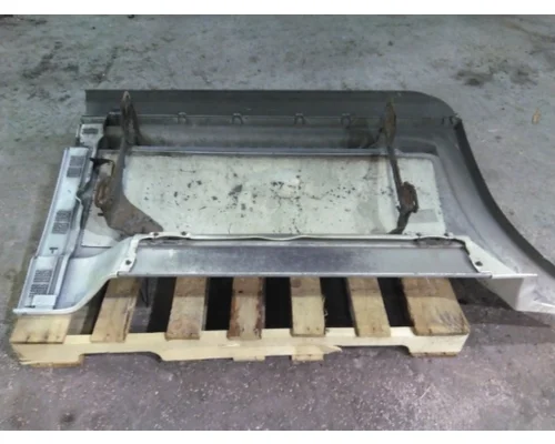 FREIGHTLINER CASCADIA 126 CAB SKIRTSIDE FAIRING