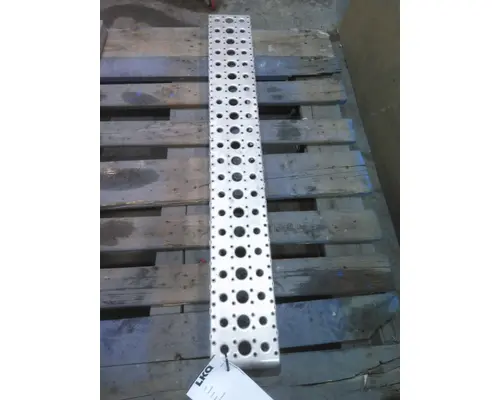 FREIGHTLINER CASCADIA 126 CAB STEP