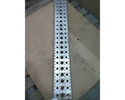 FREIGHTLINER CASCADIA 126 CAB STEP