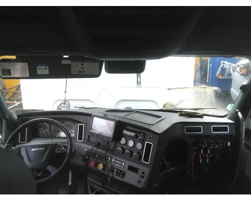 FREIGHTLINER CASCADIA 126 CAB