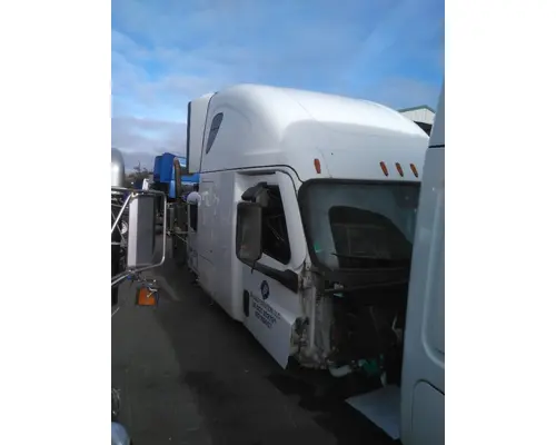 FREIGHTLINER CASCADIA 126 CAB