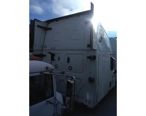 FREIGHTLINER CASCADIA 126 CAB