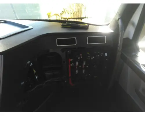 FREIGHTLINER CASCADIA 126 CAB