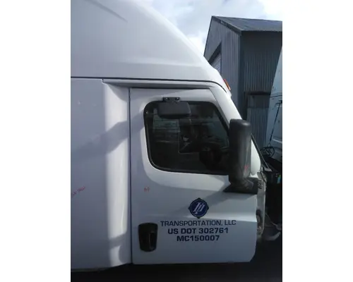 FREIGHTLINER CASCADIA 126 CAB