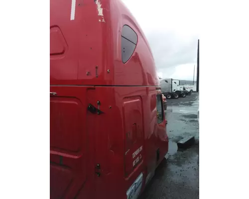 FREIGHTLINER CASCADIA 126 CAB