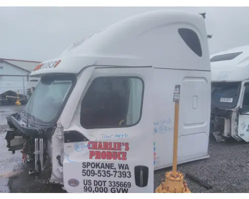 FREIGHTLINER CASCADIA 126 CAB