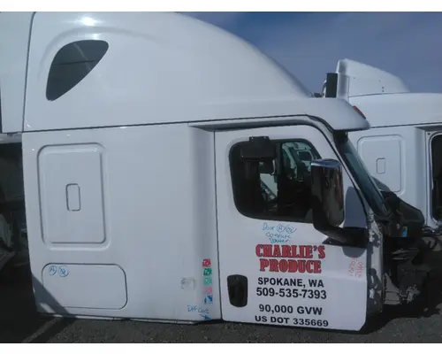 FREIGHTLINER CASCADIA 126 CAB