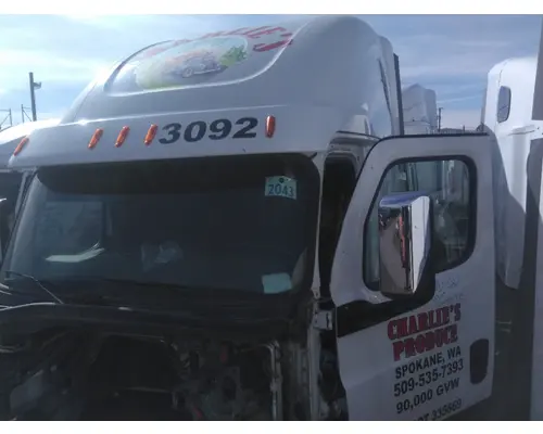 FREIGHTLINER CASCADIA 126 CAB