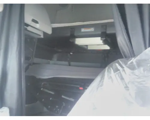 FREIGHTLINER CASCADIA 126 CAB