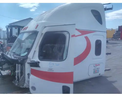 FREIGHTLINER CASCADIA 126 CAB