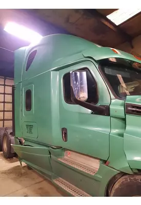 FREIGHTLINER CASCADIA 126 CAB