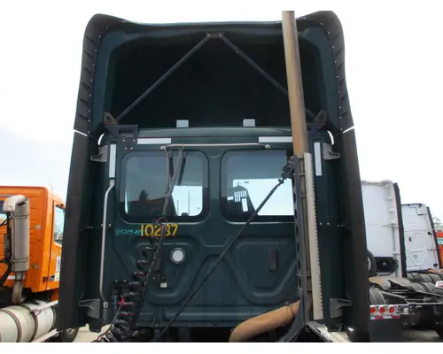 FREIGHTLINER CASCADIA 126 CAB