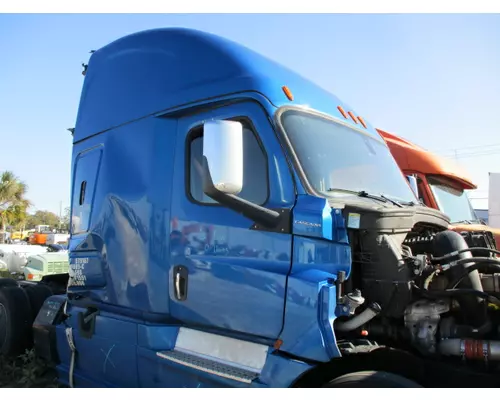FREIGHTLINER CASCADIA 126 CAB