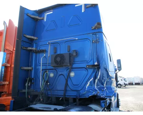 FREIGHTLINER CASCADIA 126 CAB