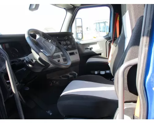 FREIGHTLINER CASCADIA 126 CAB