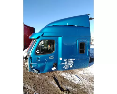 FREIGHTLINER CASCADIA 126 CAB