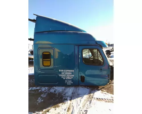 FREIGHTLINER CASCADIA 126 CAB