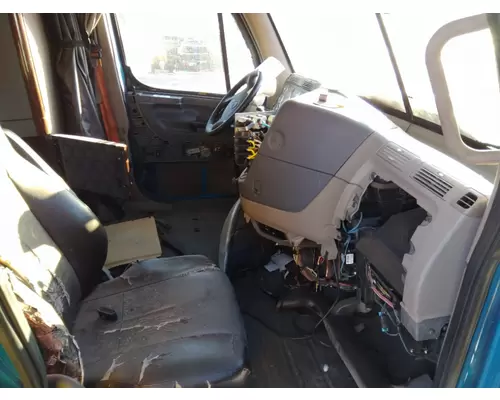 FREIGHTLINER CASCADIA 126 CAB