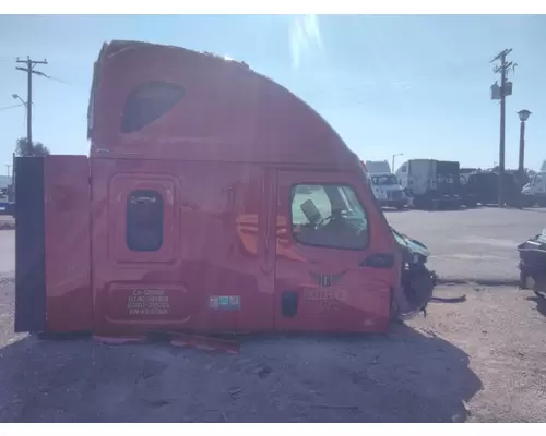 FREIGHTLINER CASCADIA 126 CAB