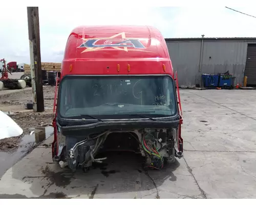 FREIGHTLINER CASCADIA 126 CAB