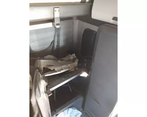 FREIGHTLINER CASCADIA 126 CAB