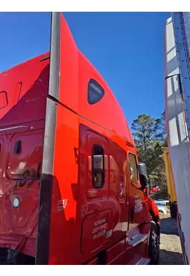 FREIGHTLINER CASCADIA 126 CAB