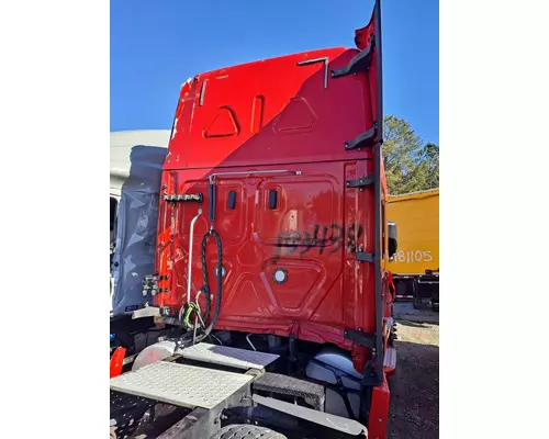 FREIGHTLINER CASCADIA 126 CAB