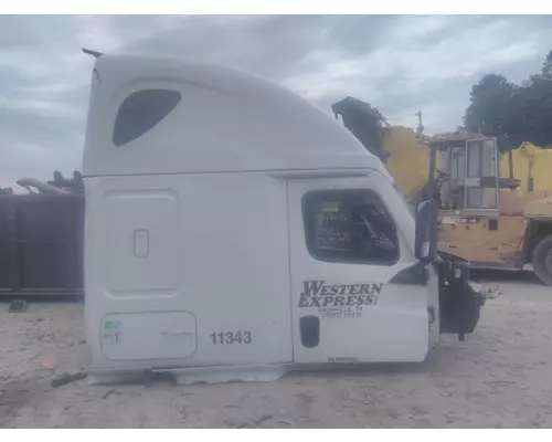 FREIGHTLINER CASCADIA 126 CAB