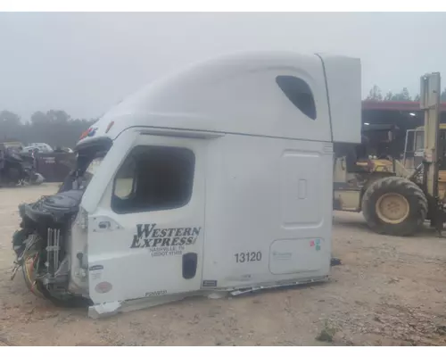 FREIGHTLINER CASCADIA 126 CAB