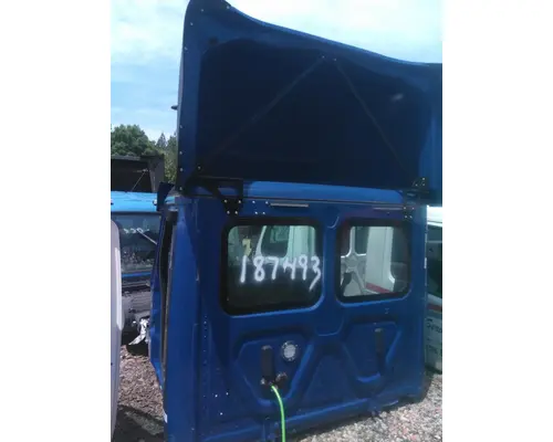 FREIGHTLINER CASCADIA 126 CAB
