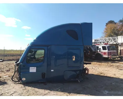 FREIGHTLINER CASCADIA 126 CAB