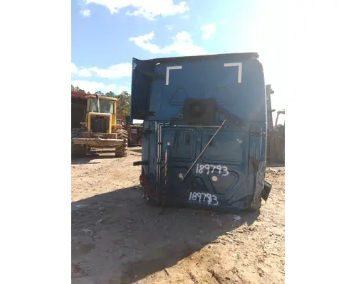 FREIGHTLINER CASCADIA 126 CAB