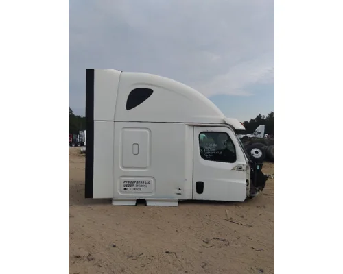 FREIGHTLINER CASCADIA 126 CAB
