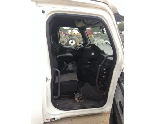 FREIGHTLINER CASCADIA 126 CAB