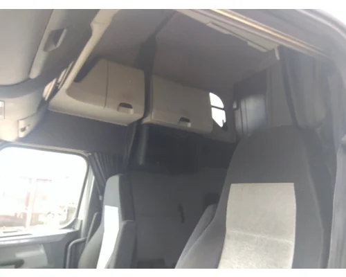 FREIGHTLINER CASCADIA 126 CAB