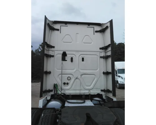 FREIGHTLINER CASCADIA 126 CAB