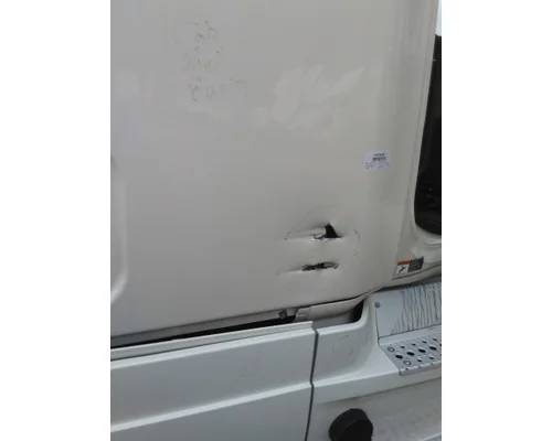 FREIGHTLINER CASCADIA 126 CAB