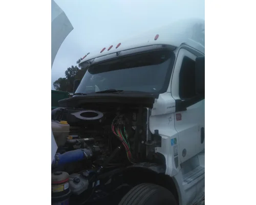 FREIGHTLINER CASCADIA 126 CAB