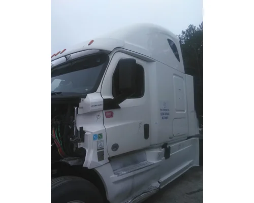 FREIGHTLINER CASCADIA 126 CAB