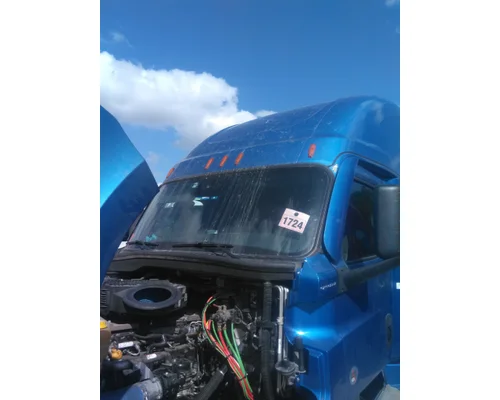 FREIGHTLINER CASCADIA 126 CAB