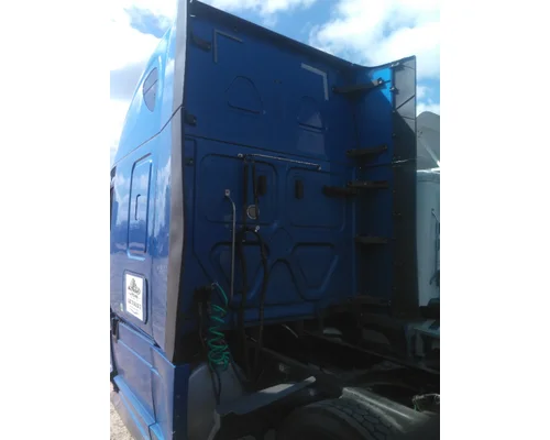 FREIGHTLINER CASCADIA 126 CAB