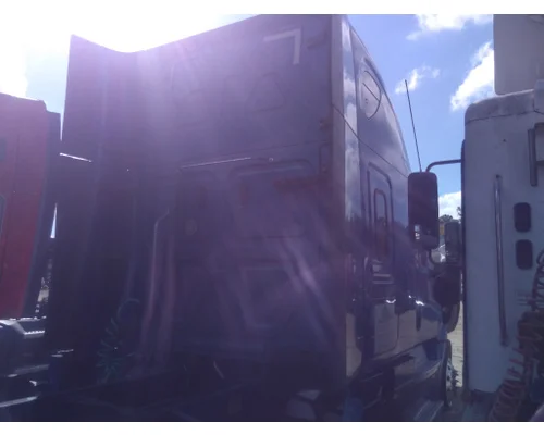 FREIGHTLINER CASCADIA 126 CAB