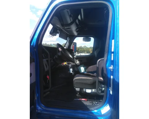 FREIGHTLINER CASCADIA 126 CAB