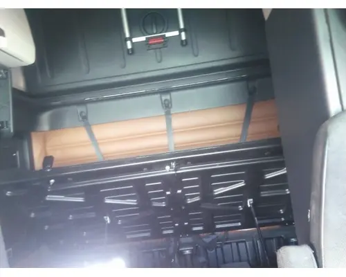 FREIGHTLINER CASCADIA 126 CAB