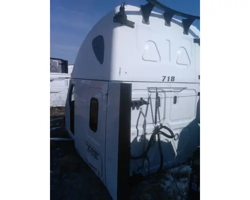 FREIGHTLINER CASCADIA 126 CAB