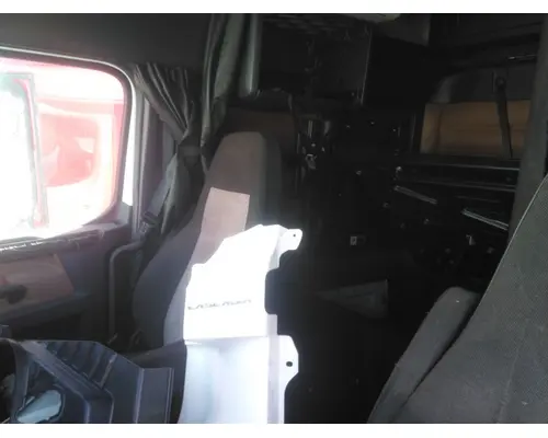 FREIGHTLINER CASCADIA 126 CAB